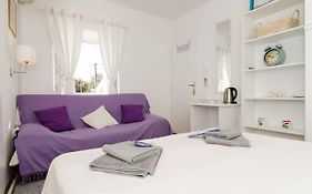 White Wave Guest House